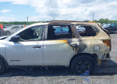 2020 Nissan Pathfinder Sv 4Wd z USA, uszkodzony, nr VIN 5N1DR2BM7LC638599